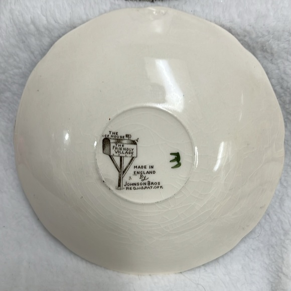 Vintage Johnson Bros The Friendly Village Tea Cup & Saucer made in England - Picture 5 of 10